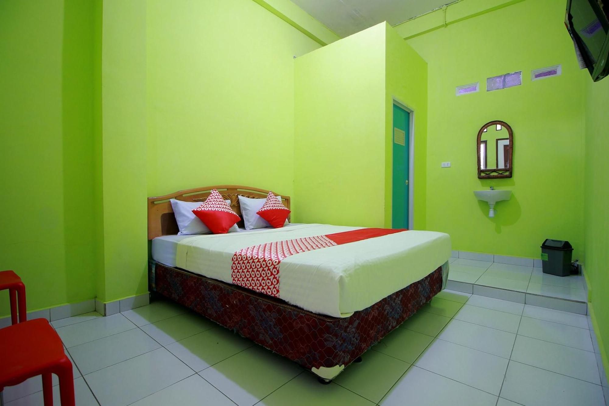Oyo 2585 Sherren Guest House Lubuklinggau Luaran gambar