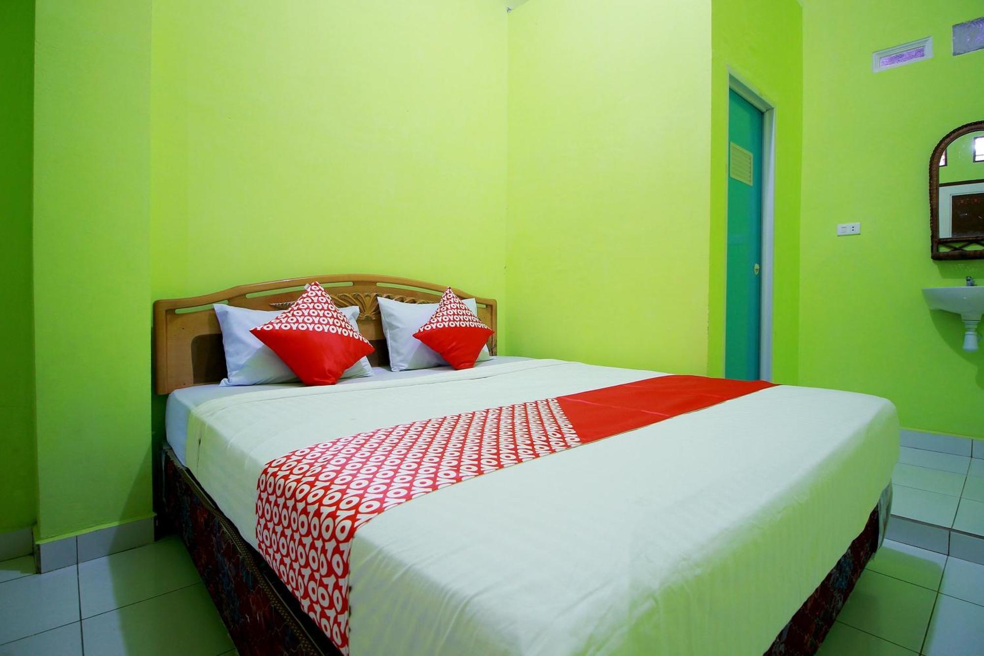 Oyo 2585 Sherren Guest House Lubuklinggau Luaran gambar