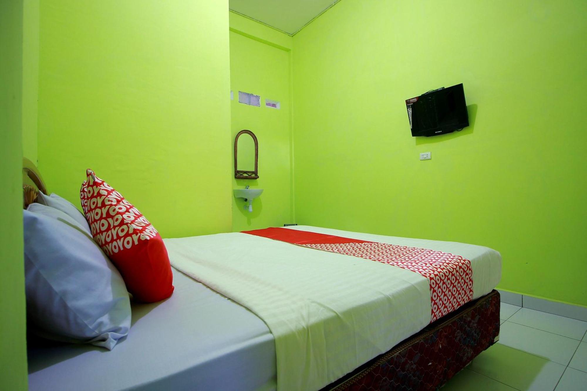 Oyo 2585 Sherren Guest House Lubuklinggau Luaran gambar