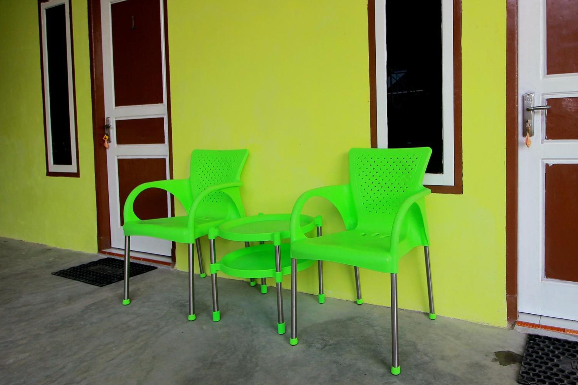 Oyo 2585 Sherren Guest House Lubuklinggau Luaran gambar